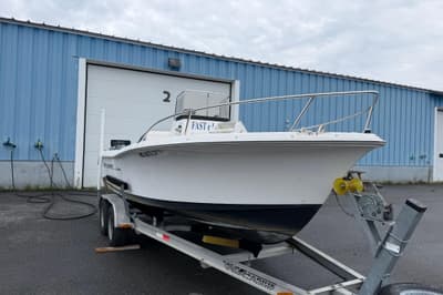 BOATZON | Sea Hunt Triton 207 2006