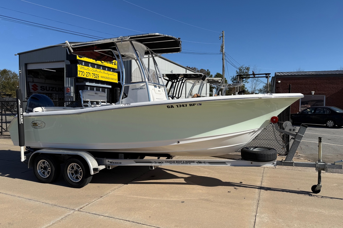 2017 Sea Hunt Ultra 211 - Sold Boat