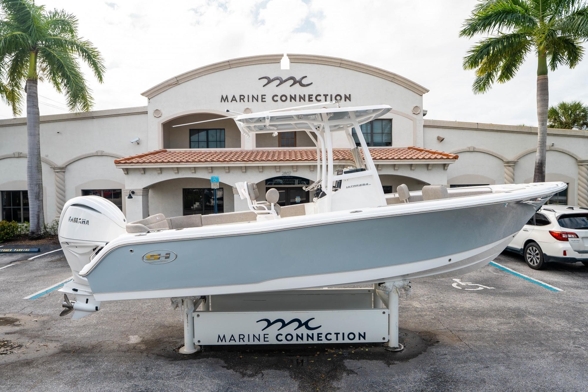 2025 Sea Hunt Ultra 234 - Sold Boat