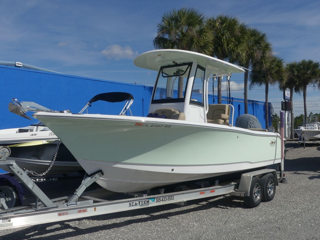 2018 Sea Hunt Ultra 235 SE - Sold Boat
