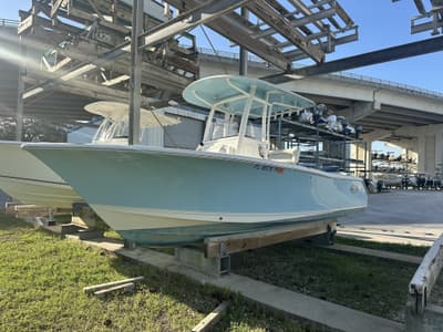 BOATZON | Sea Hunt Ultra 235 SE 2023