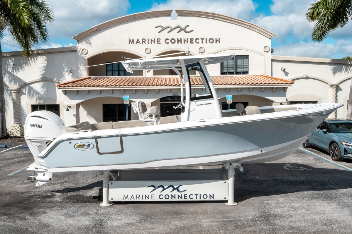 2025 Sea Hunt Ultra 235 SE - Sold Boat