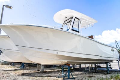 BOATZON | Sea Hunt Ultra 235 SE 2026