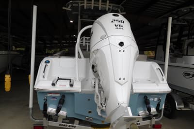 BOATZON | Sea Hunt Ultra 235SE 2026
