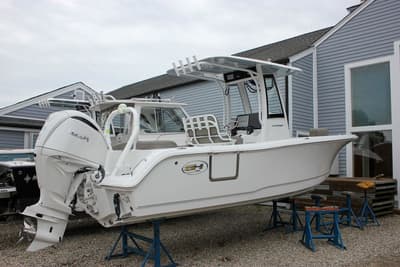 BOATZON | Sea Hunt Ultra 235SE 2027