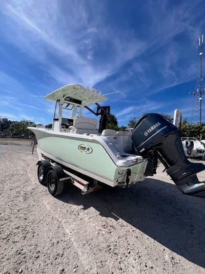 BOATZON | Sea Hunt Ultra 239 SE 2021