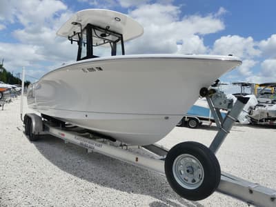 BOATZON | Sea Hunt Ultra 239 SE 2023