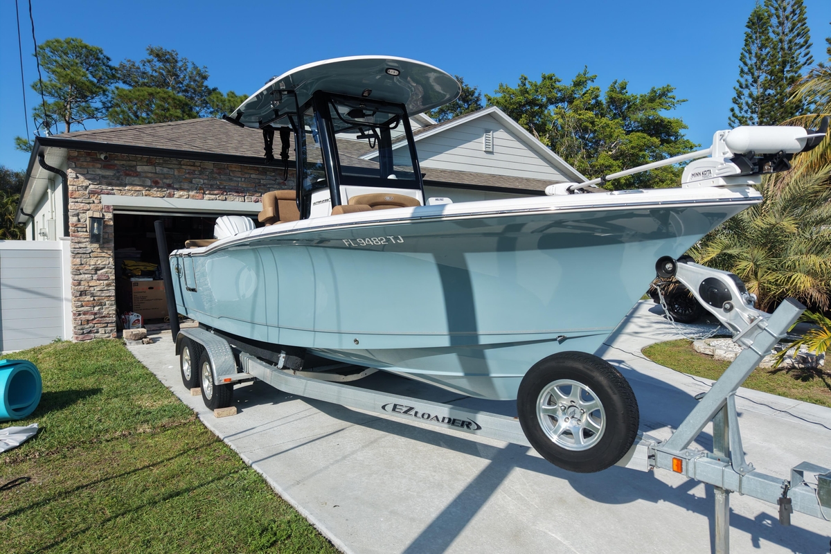 2023 Sea Hunt Ultra 239 SE - Sold Boat
