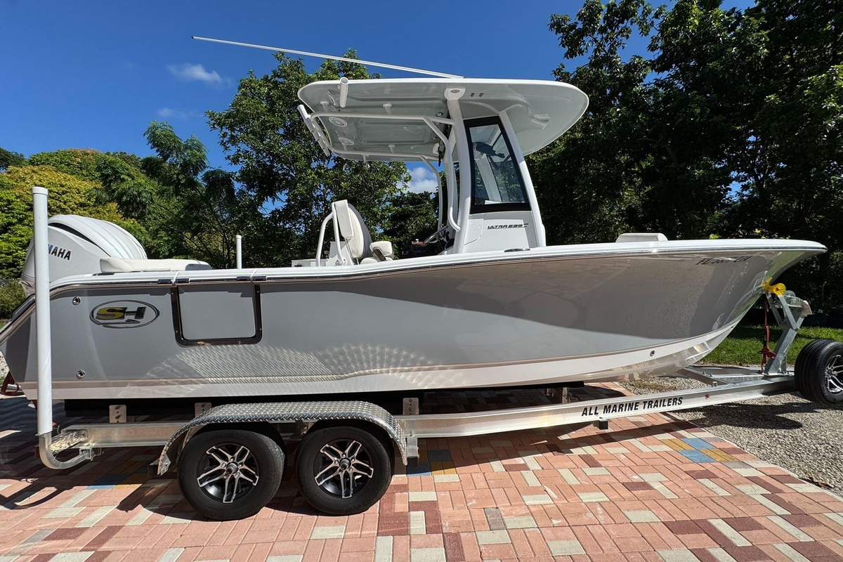 2025 Sea Hunt Ultra 239 SE - Sold Boat
