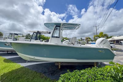 BOATZON | Sea Hunt Ultra 245 SE 2026