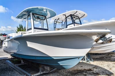 BOATZON | Sea Hunt Ultra 245 SE 2026
