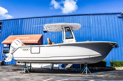 BOATZON | Sea Hunt Ultra 245 SE 2026