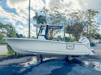 BOATZON | Sea Hunt Ultra 255 SE 2026