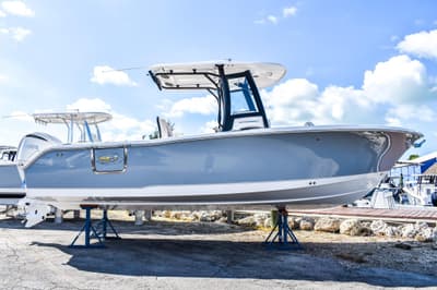 BOATZON | Sea Hunt Ultra 255 SE 2026