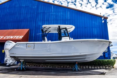 BOATZON | Sea Hunt Ultra 285 Coffin Box 2026