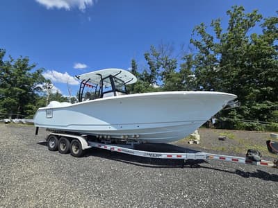 BOATZON | Sea Hunt Ultra 305 FS 2027