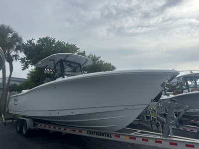 BOATZON | Sea Hunt Ultra 305SE 2027