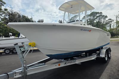 BOATZON | Sea Pro 219 Center Console 2018