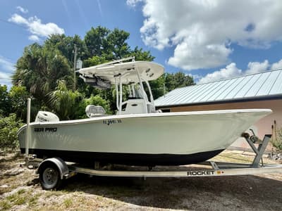 BOATZON | Sea Pro 219 Center Console 2020