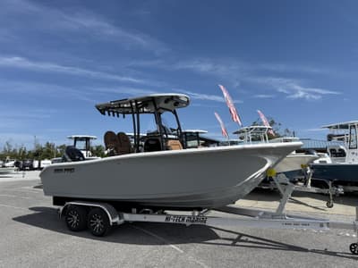 BOATZON | Sea Pro 222 Center Console 2026