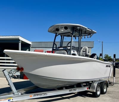 BOATZON | Sea Pro 222 Center Console 2027