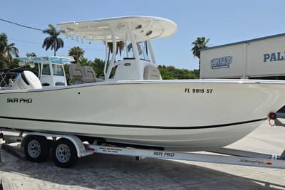 BOATZON | Sea Pro 239 Center Console 2020