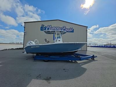 BOATZON | Sea Pro 239 Center Console 2022