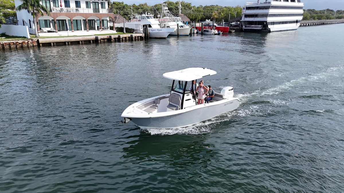 2023 Sea Pro 239 Deluxe CC - Sold Boat