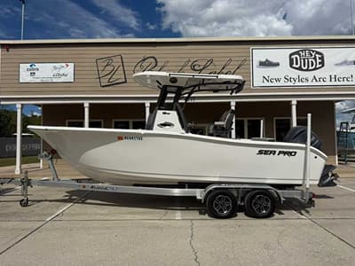 BOATZON | Sea Pro 242 Center Console 2025