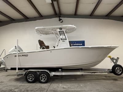 BOATZON | Sea Pro 242 Center Console SPORT 2026
