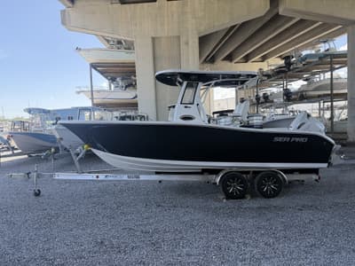 BOATZON | Sea Pro 242 DLX 2026
