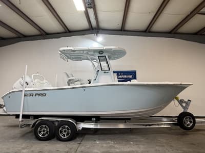 BOATZON | Sea Pro 245 Sandbar 2026