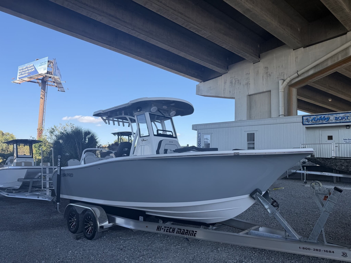 2026 Sea Pro 245FLX R - Sold Boat