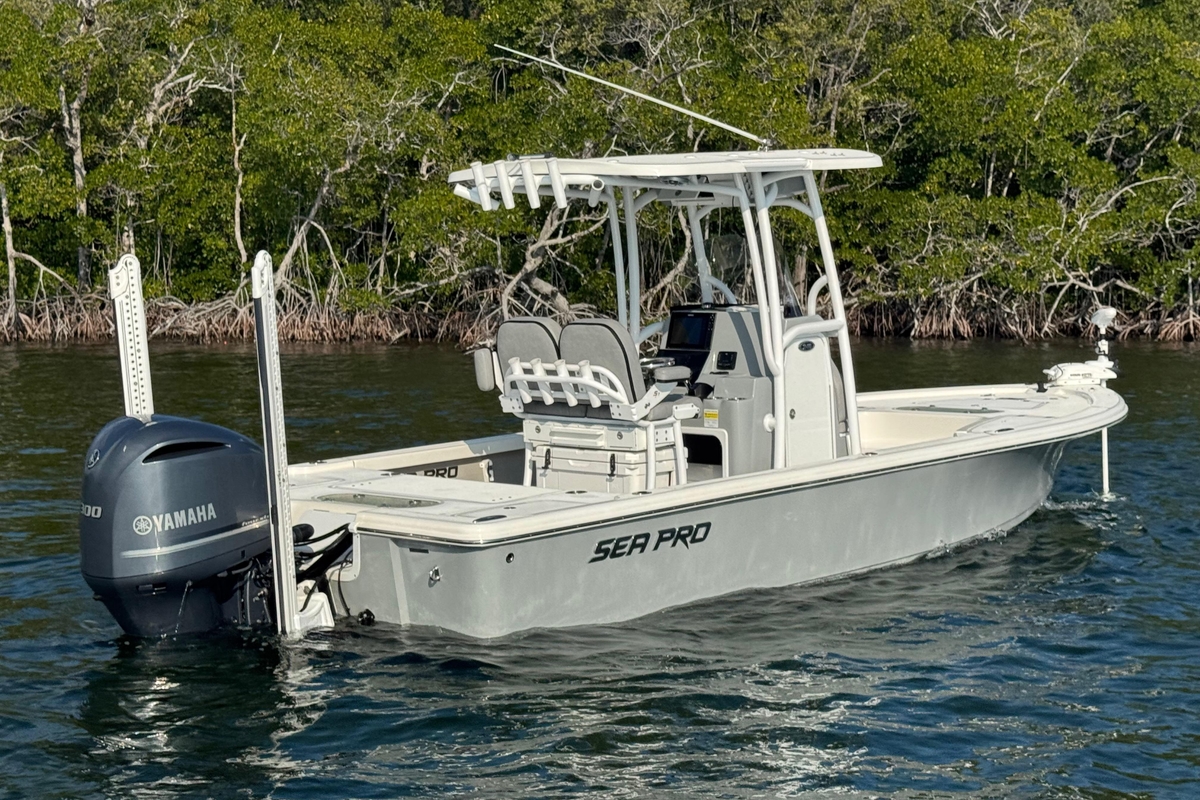 2020 Sea Pro 248 Bay - Sold Boat