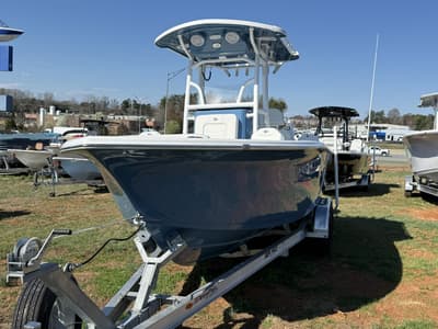BOATZON | Sea Pro Center Console 225 FLXR 2026