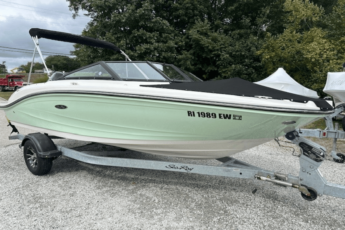 2022 Sea Ray 19 SPX - Sold Boat
