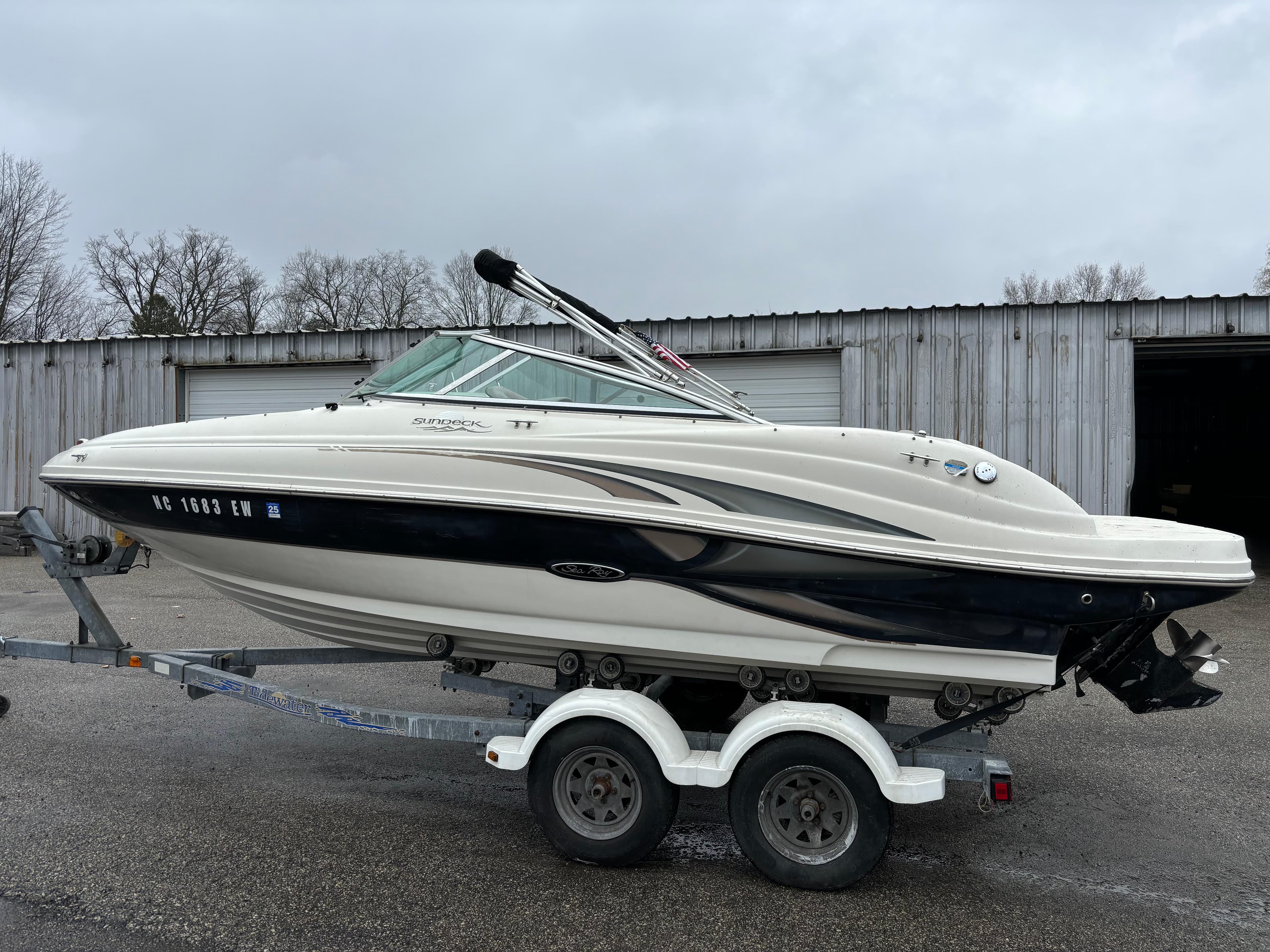 Sea Ray 200 Sundeck 2004