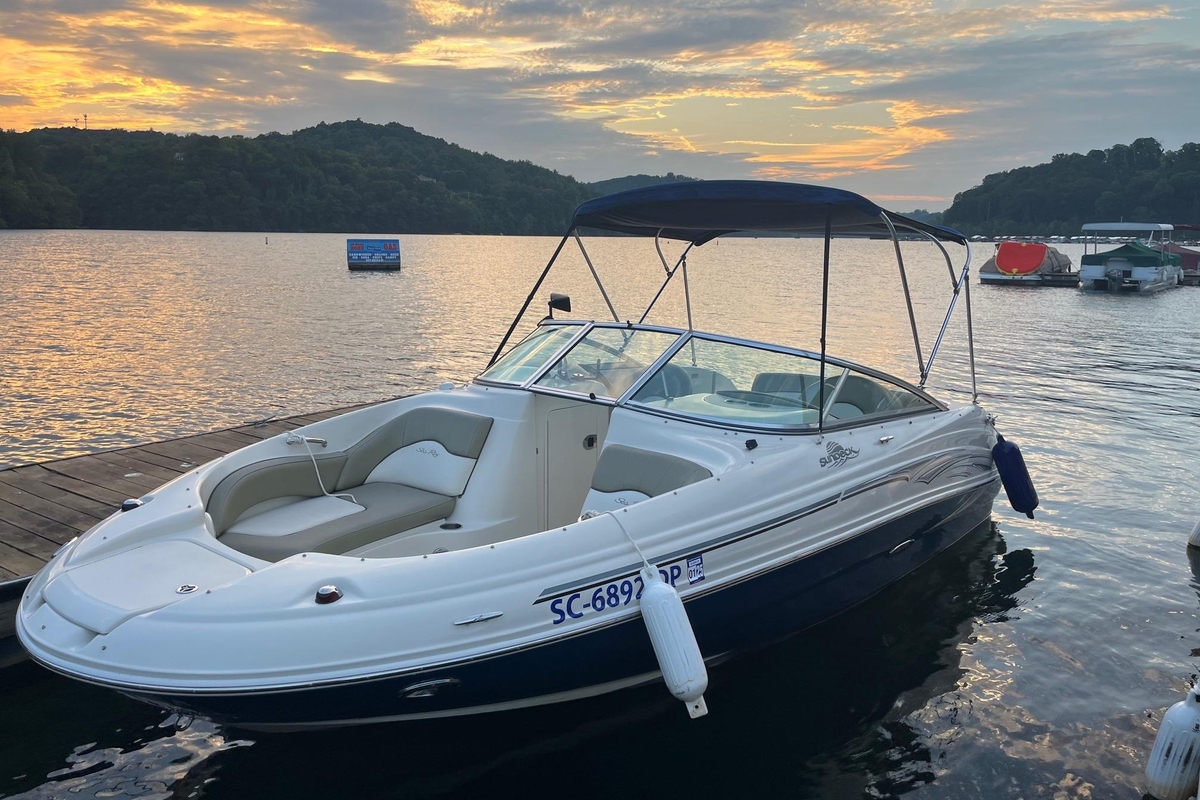 2006 Sea Ray 200 Sundeck - Sold Boat