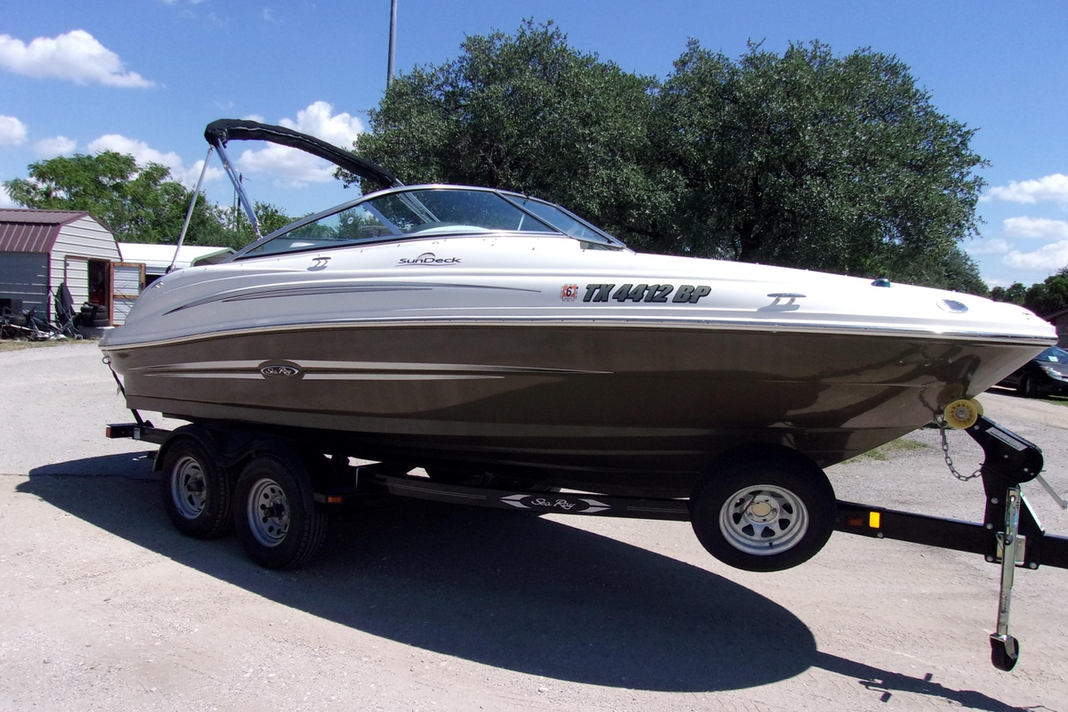 2012 Sea Ray 200 Sundeck - Sold Boat