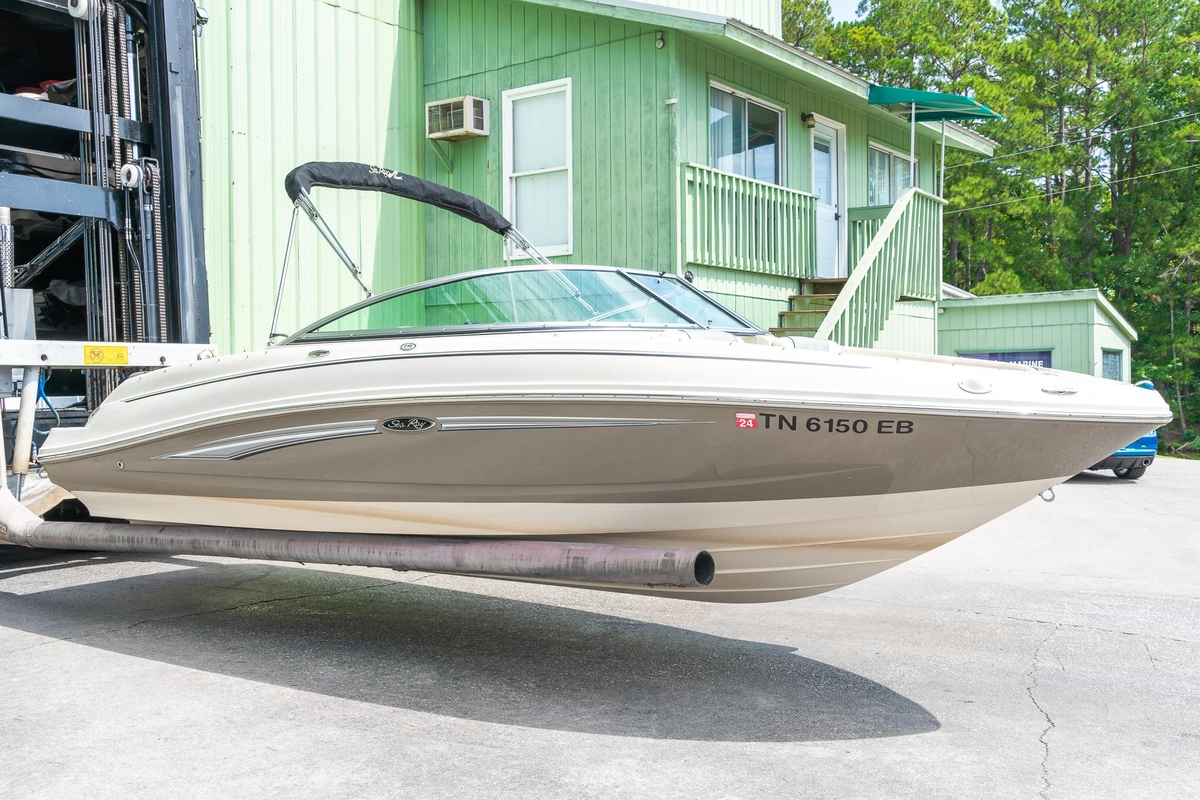2009 Sea Ray 210 Select - Sold Boat