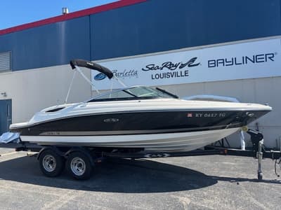 BOATZON | Sea Ray 210 SLX 2012