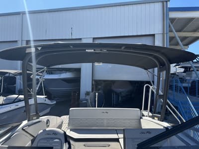 BOATZON | Sea Ray 210 SPX Outboard 2024