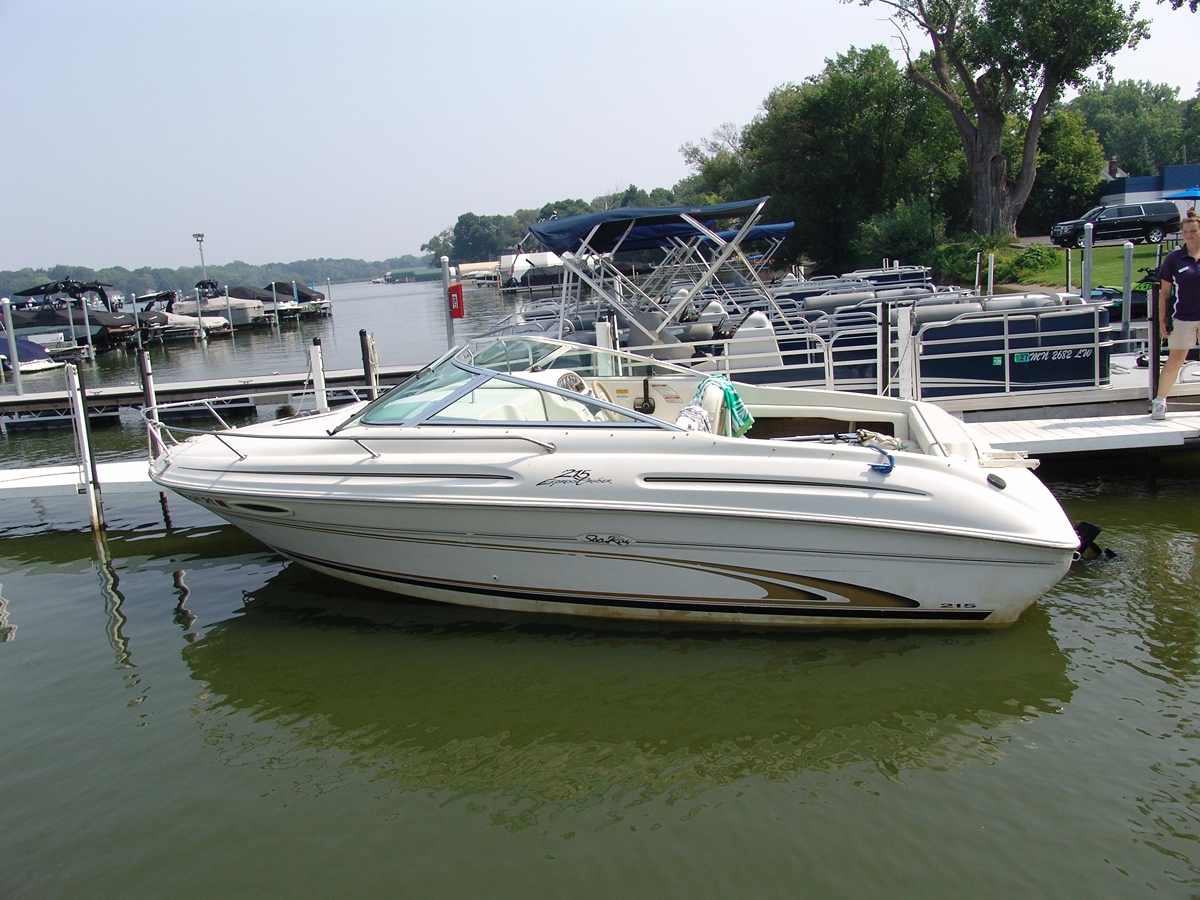 2000 Sea Ray 215 Express Cruiser - Sold Boat