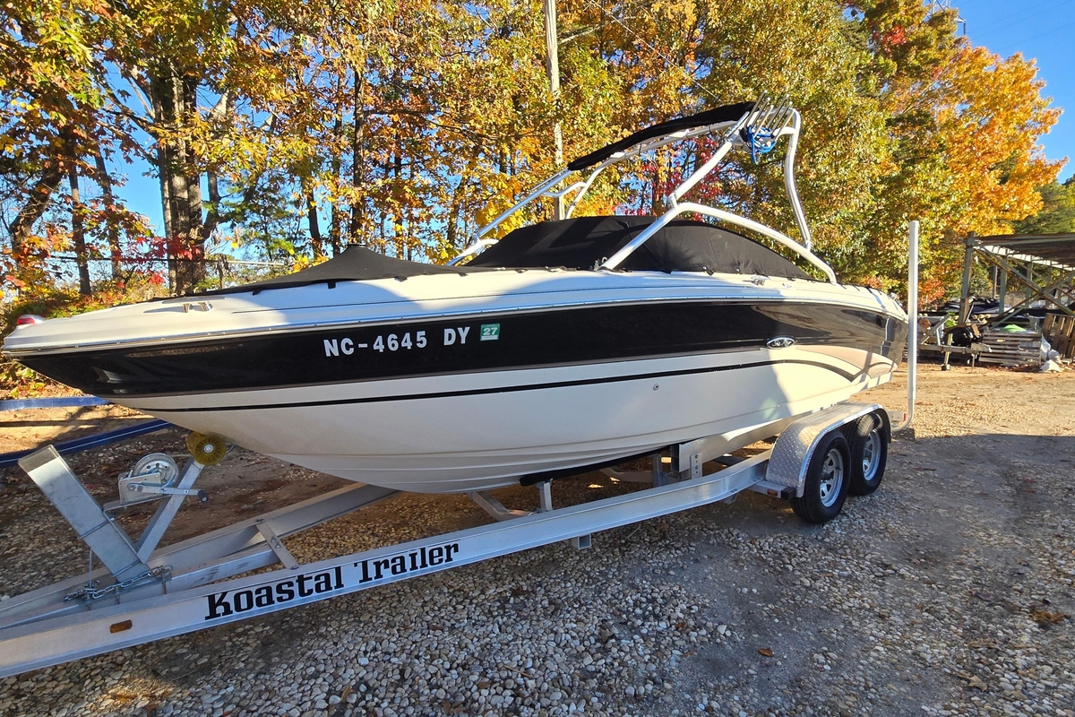 2002 Sea Ray 220 Bow Rider - Sold Boat