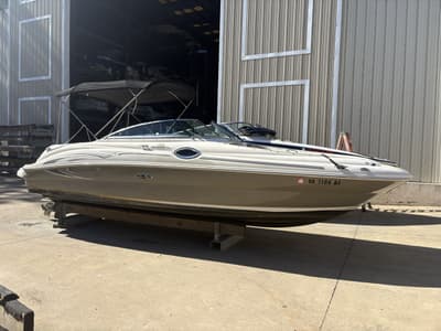 BOATZON | Sea Ray 220 Sundeck 2005 BOATZON | Sea Ray 220 Sundeck 2005