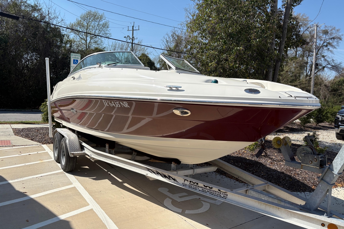 2007 Sea Ray 220 Sundeck - Sold Boat