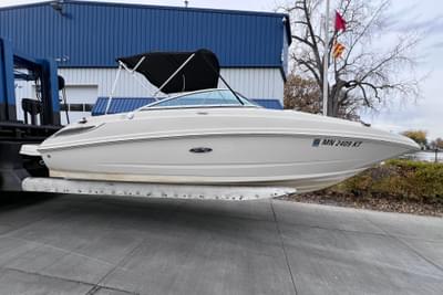 BOATZON | Sea Ray 220 Sundeck 2010
