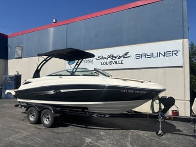 BOATZON | Sea Ray 220 Sundeck 2014