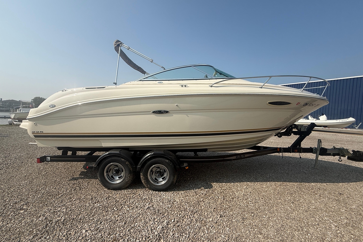 2003 Sea Ray 225 Weekender - Sold Boat
