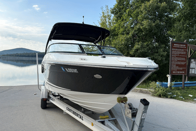 BOATZON | Sea Ray 230 SLX 2017